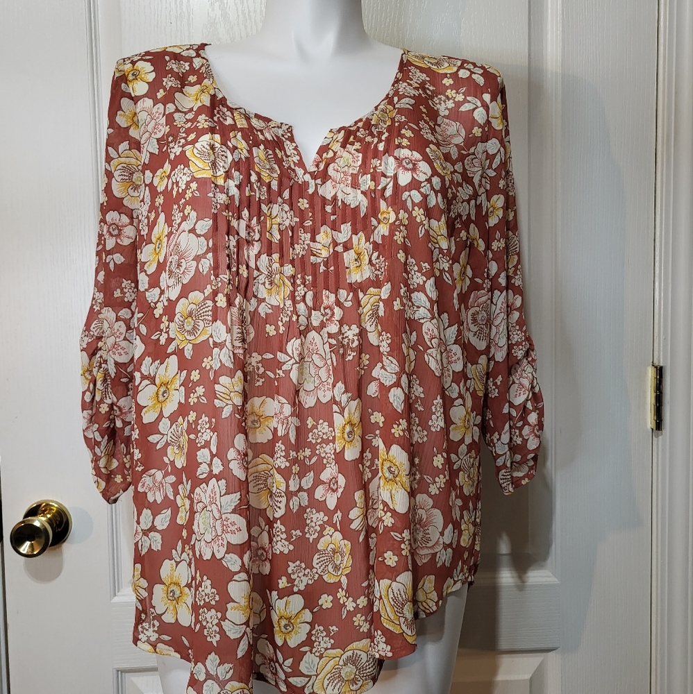 Torrid  FLORAL PRINT CHIFFON PLEATED BLOUSE - Picture 3 of 10